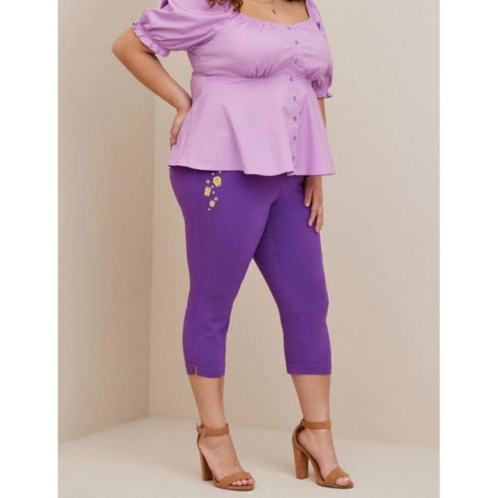 NWT Torrid DISNEY Pixie PONTE Pants Size 00 L Crop EMBROIDERED Rapunzel PULL ON